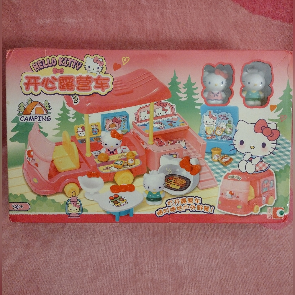 EXCLUSIVE - Hello Kitty & Dear Daniel Officially Licensed My Camper Playset - Picture 2 of 11